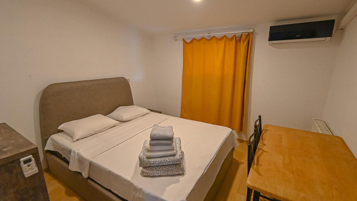 4 Bedroom Apartment On Liberty Square Tbilisi Exterior photo